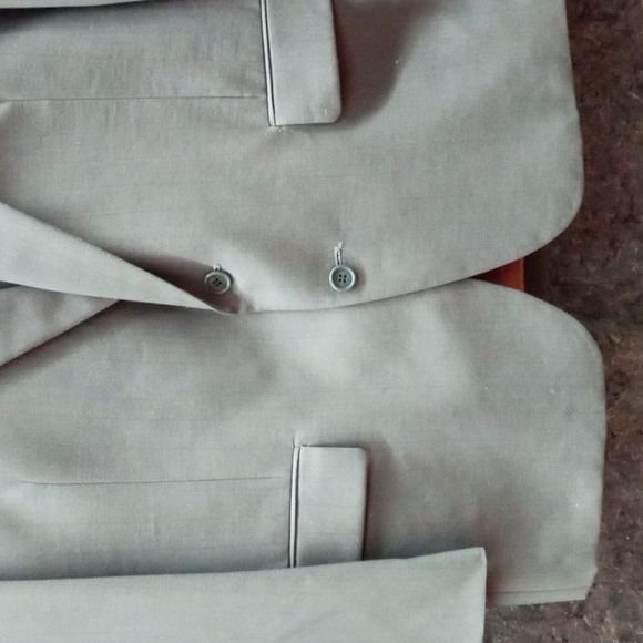 2 Piece Suit - Picture 4 of 13